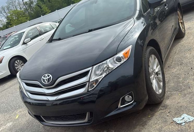 Additional after photo of Toyota Venza front-end collision repair and paint matching in Haverhill MA